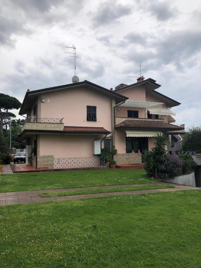 Villa Cantarelli Massa  Eksteriør bilde